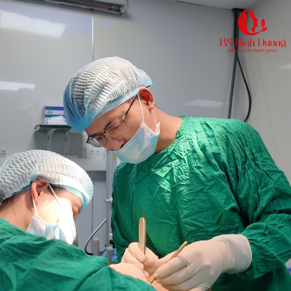 Nâng mũi bán cấu trúc